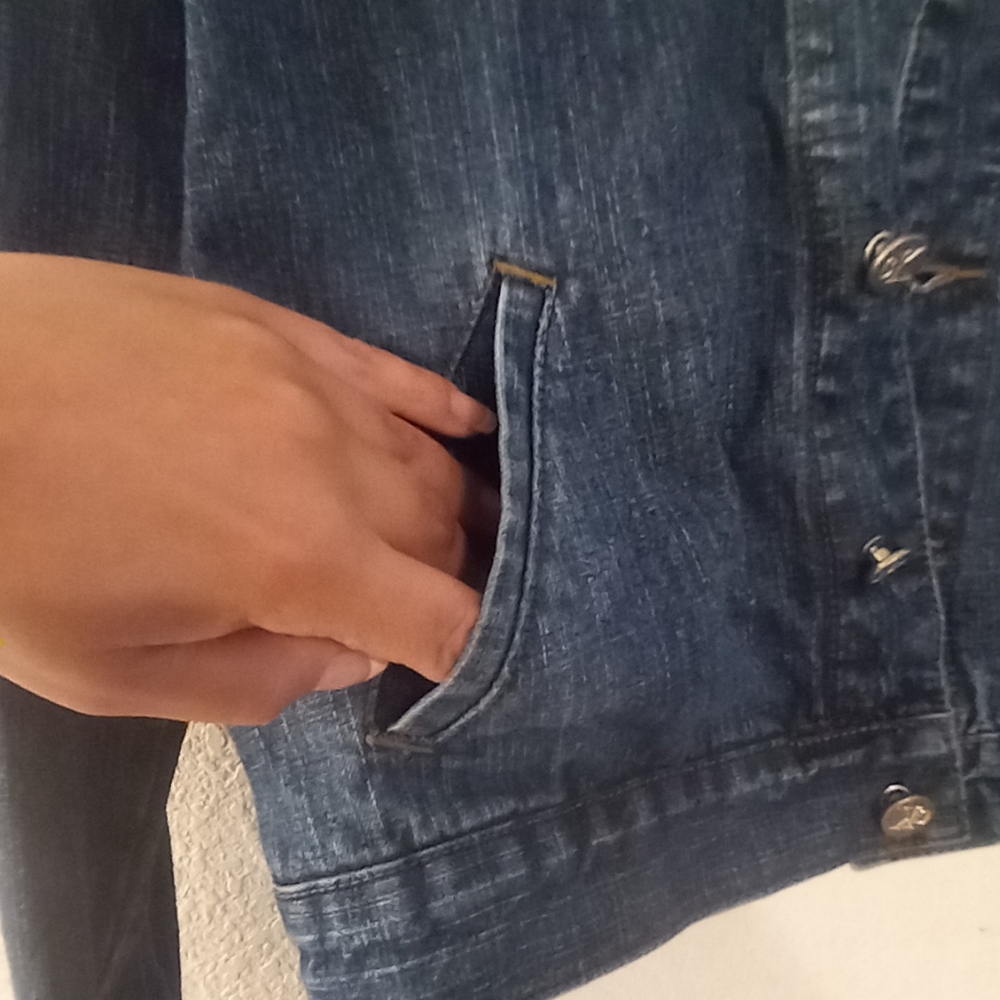 Jean jacket - Picture 10 of 12